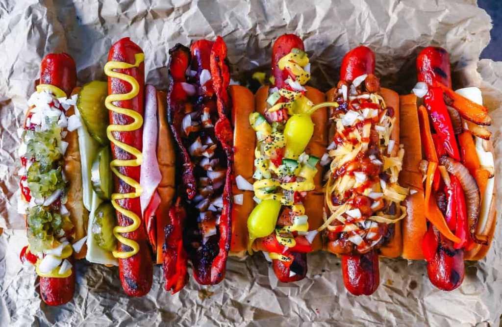 Hotdog dengan berbagai varian yang berbeda